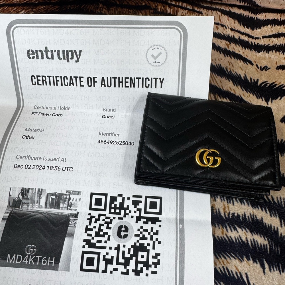 Gucci GG Marmont Black Leather Compact Wallet with Gold Hardware – Authenticated